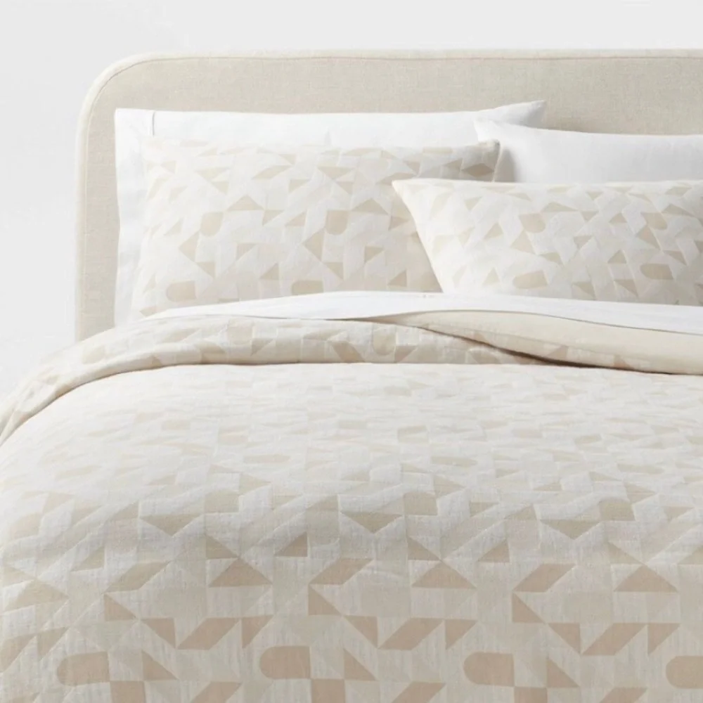 NWT King Mod Geo Matelasse Duvet Cover and Sham Set Khaki/Ivory King